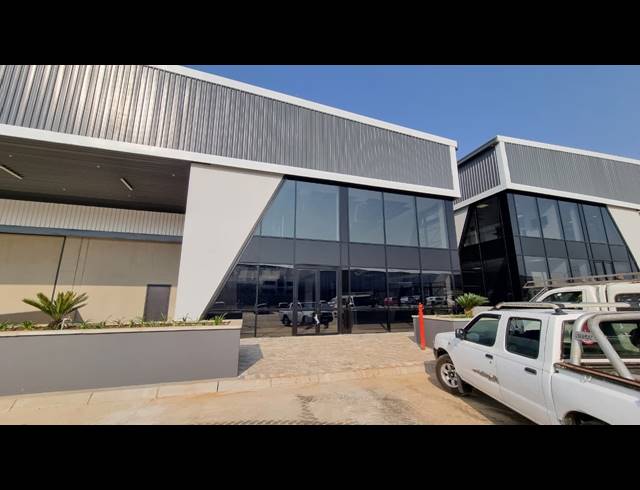 3,095M² WAREHOUSE TO LET IN GLEN MARAIS